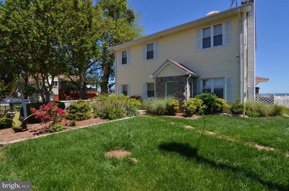 102 Beach Dr, Colonial Beach, VA 22443 - photo 1