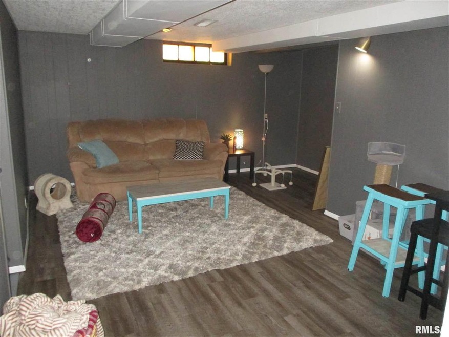 2007 Warren St, Davenport, IA 52804 - photo 1