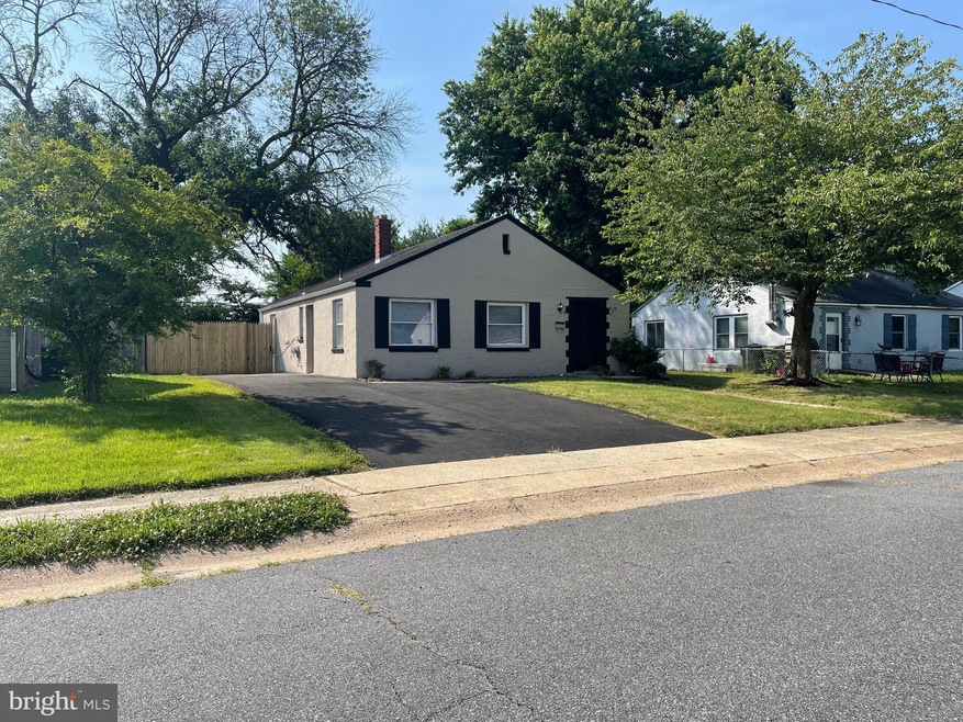 420 Howell Dr, New Castle, DE 19720 - photo 1