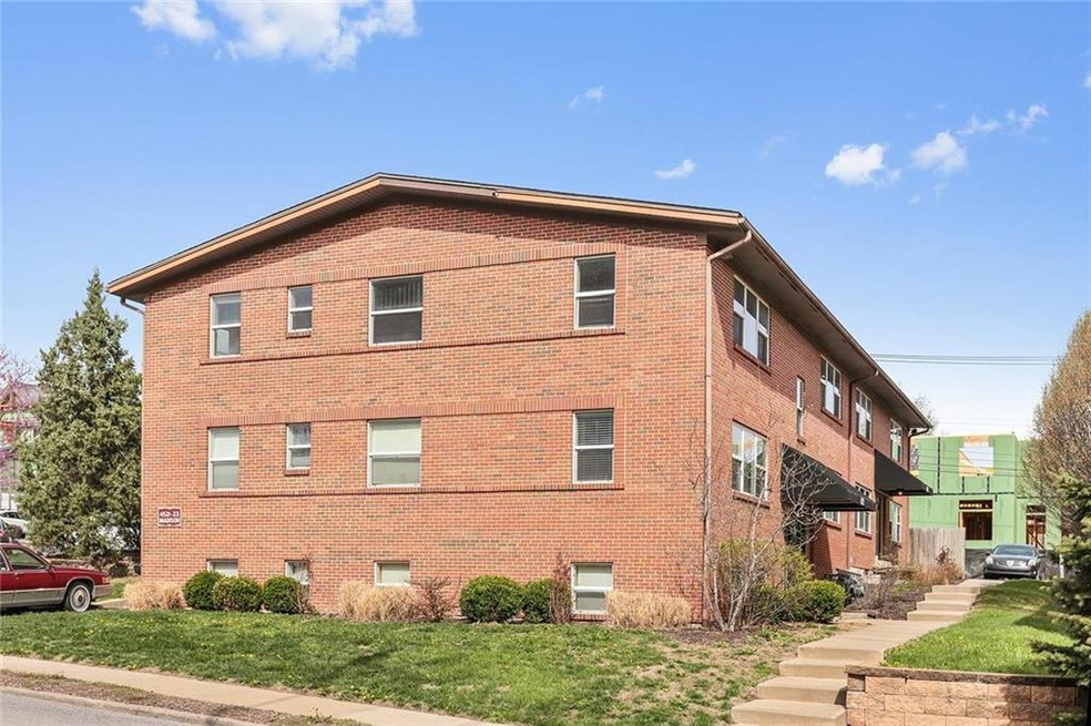 4521 Madison Unit 2