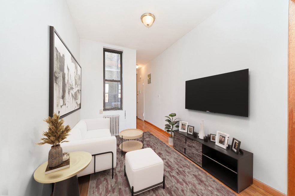 462 9th Ave unit 8, New York, NY 10018 - photo 1