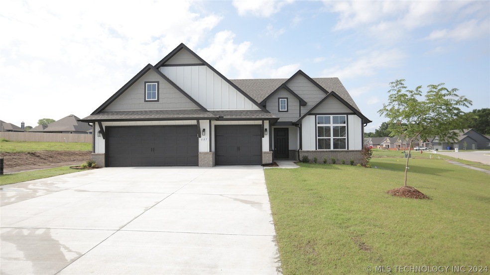 807 E Gary Place, Broken Arrow, OK 74014 - photo 1
