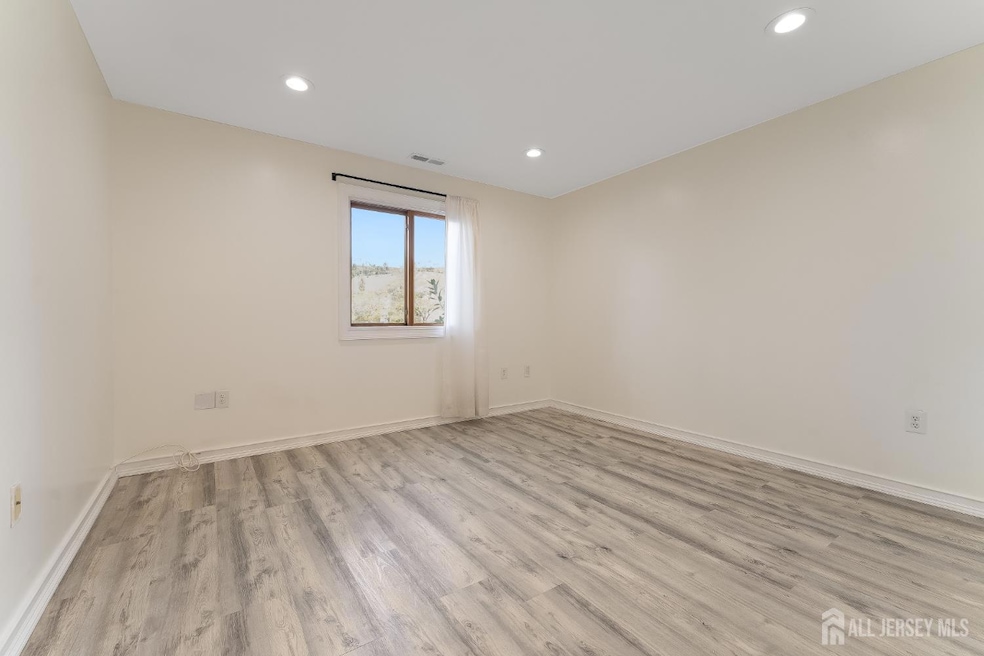 Under Contract $285,000