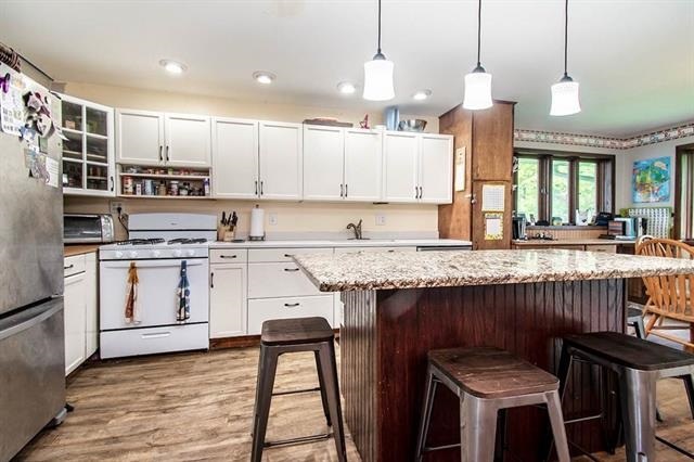 564 Echo Valley Rd, Brooklyn, WI 53521 - photo 1