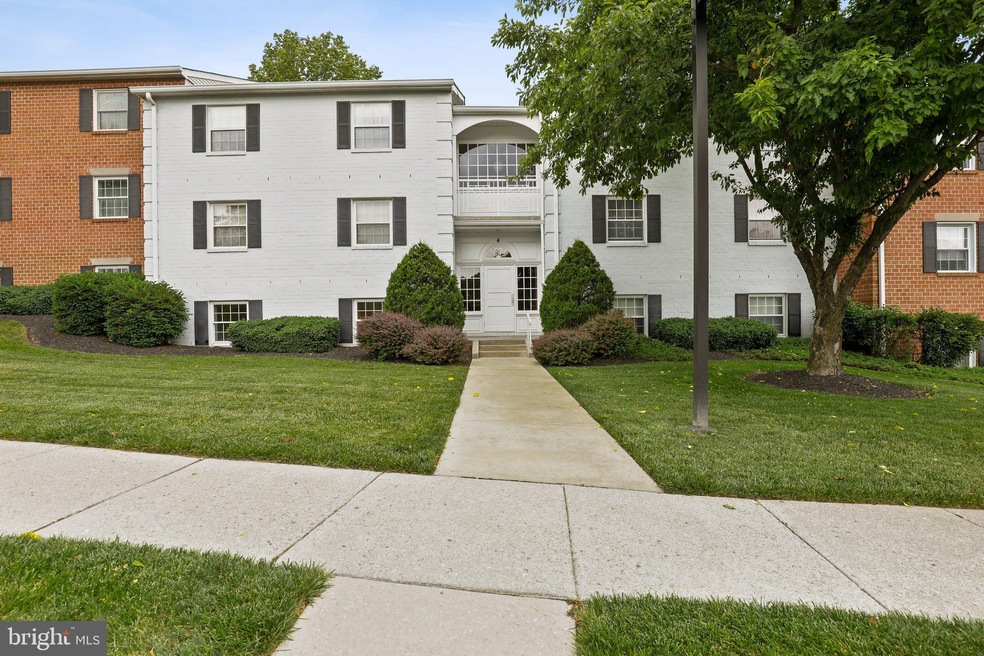 4 Elphin Ct unit 101, Lutherville Timonium, MD 21093 - photo 1