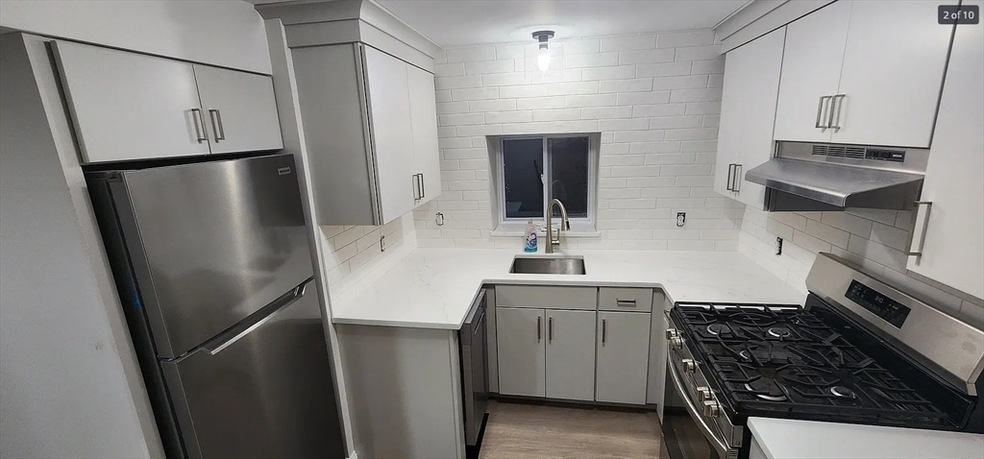 322 Brownell St unit 3 East, Fall River, MA 02720 - photo 1