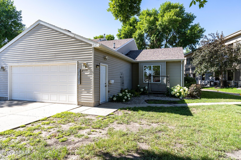 2579 11th Ave S, Grand Forks, ND 58201 - photo 1