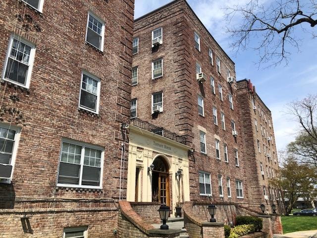 623 Central Ave unit 304, Cedarhurst, NY 11516 - photo 1