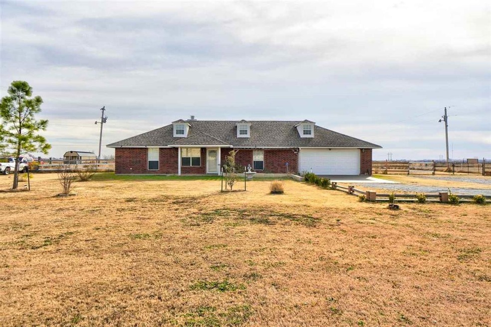 7133 NE Wolf Rd, Elgin, OK 73538 - photo 1