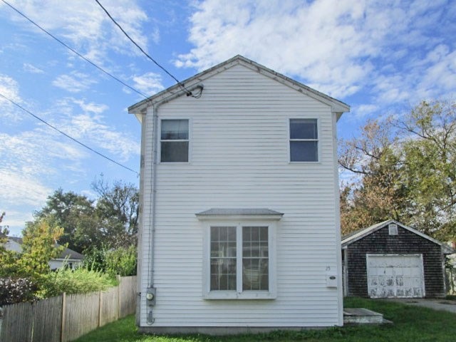 15 Mccallion St, Swansea, MA 02777 - photo 1