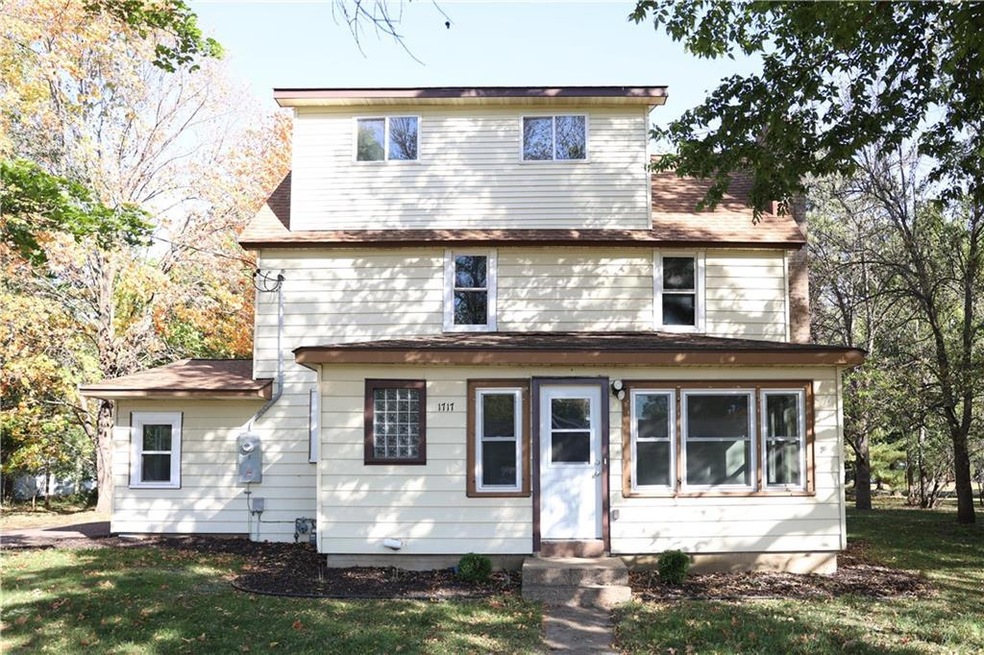 1717 1st Ave E, Menomonie, WI 54751 - photo 1