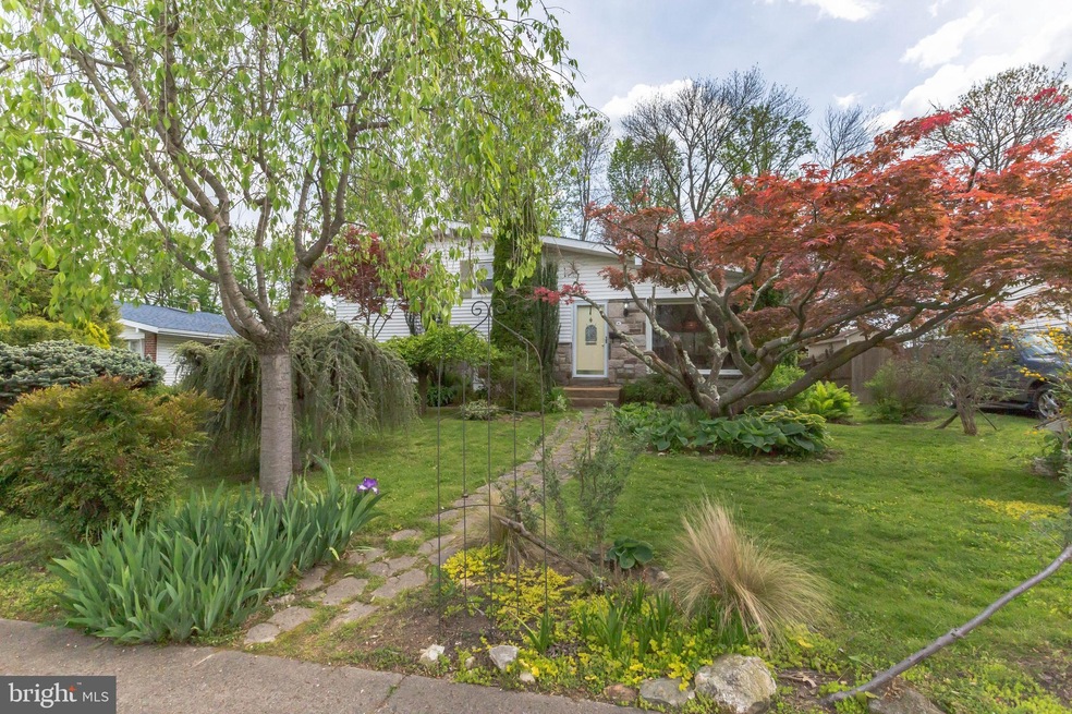 613 Warren Blvd, Broomall, PA 19008 - photo 1