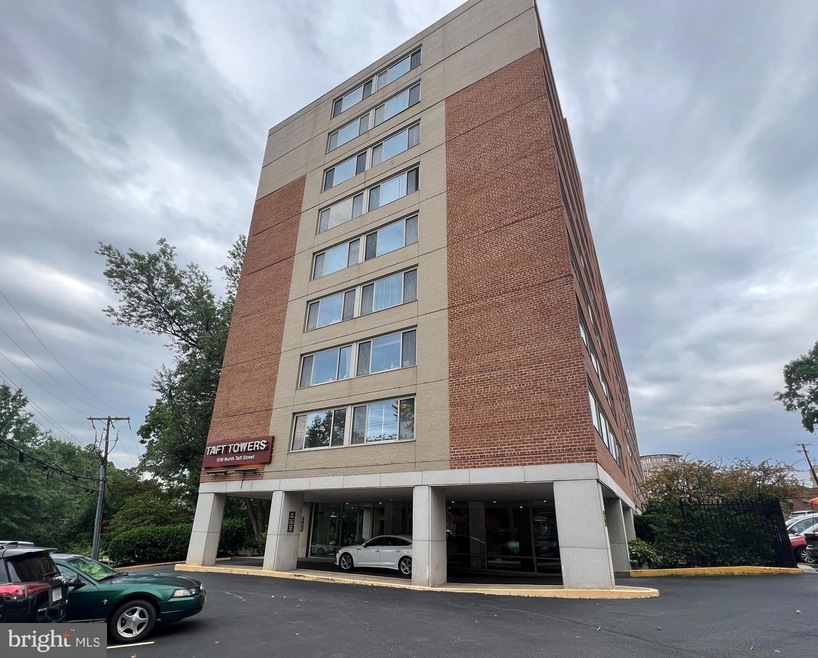 Taft Towers unit 406, Arlington, VA 22201 - photo 1