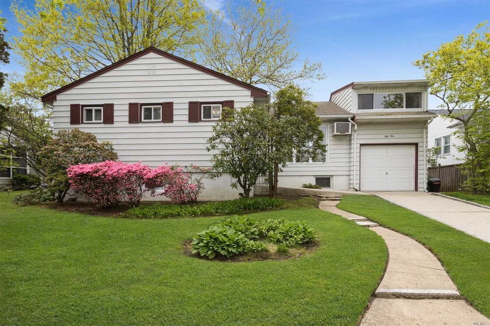 59 Flower Rd, Valley Stream, NY 11581 - photo 1