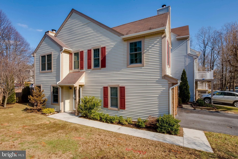 10210 Faire Commons Ct, Burke, VA 22015 - photo 1