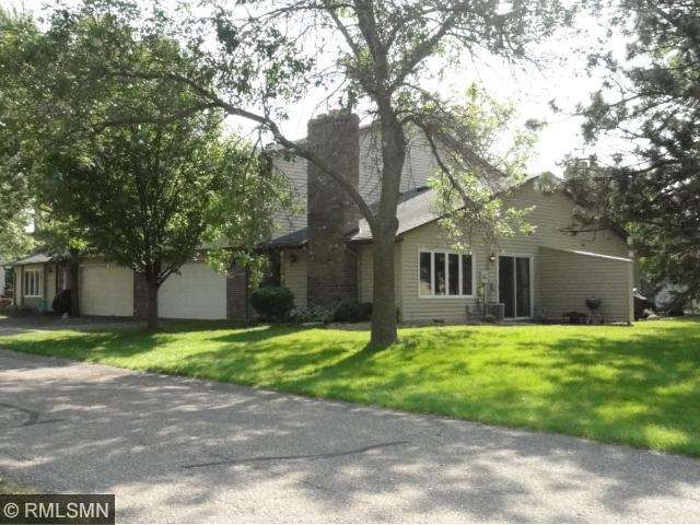 End unit town home in quiet, tree-lined neighborho