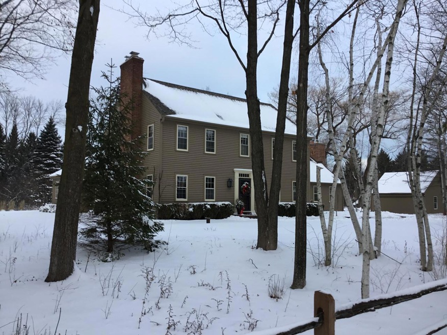 9704 Snow View