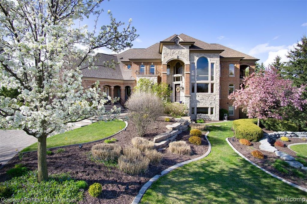 3700 Rosewood Ln, Rochester Hills, MI 48309 - photo 1