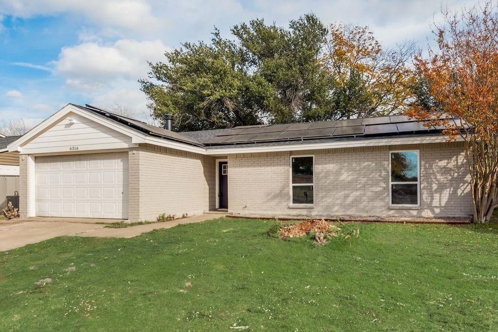 6316 Sandhurst Ln E, North Richland Hills, TX 76182 - photo 1