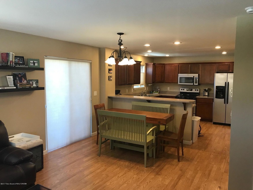 eat in kitchen