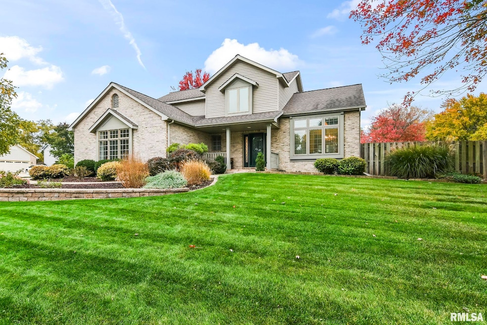 802 E Locust St, Chatham, IL 62629 - photo 1