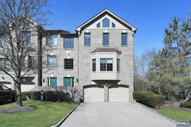 5 Sherbrooke Ct, Upper Saddle River, NJ 07458 - photo 1