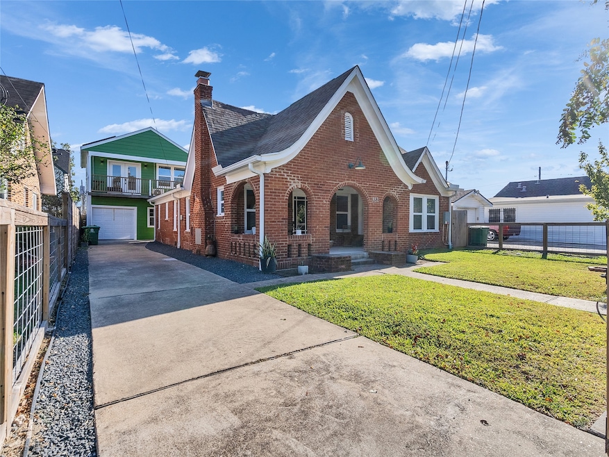 For Sale $434,888 • Co-Listing Agent