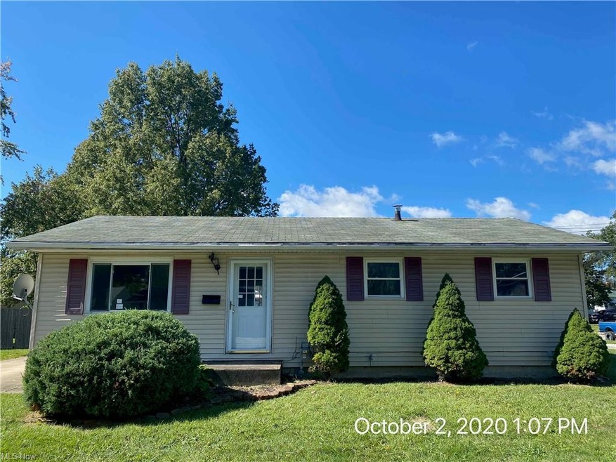 4010 Shawnee Dr, Lorain, OH 44055 - photo 1