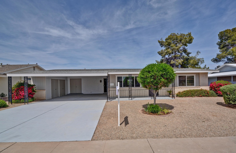 10020 W Cumberland Dr, Sun City, AZ 85351 - photo 1