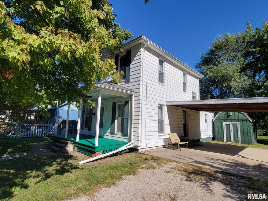 822 Decatur St, Lincoln, IL 62656 - photo 1