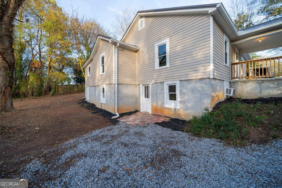 902 Rome St unit B, Carrollton, GA 30117 - photo 1