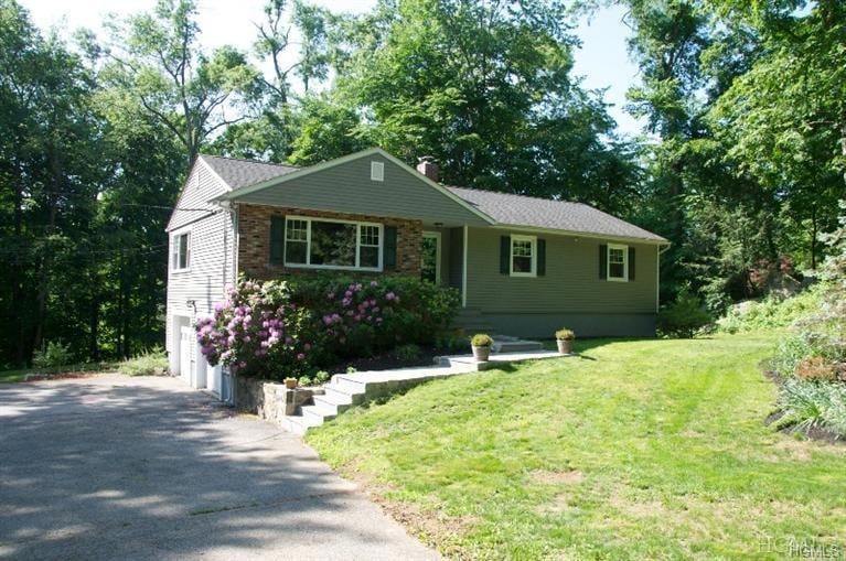 382 Oscawana Lake Rd, Putnam Valley, NY 10579 - photo 1