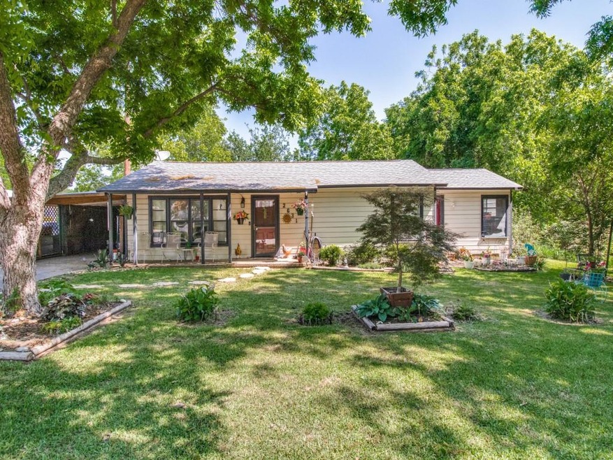 2631 W Johnson St, Denison, TX 75020 - photo 1