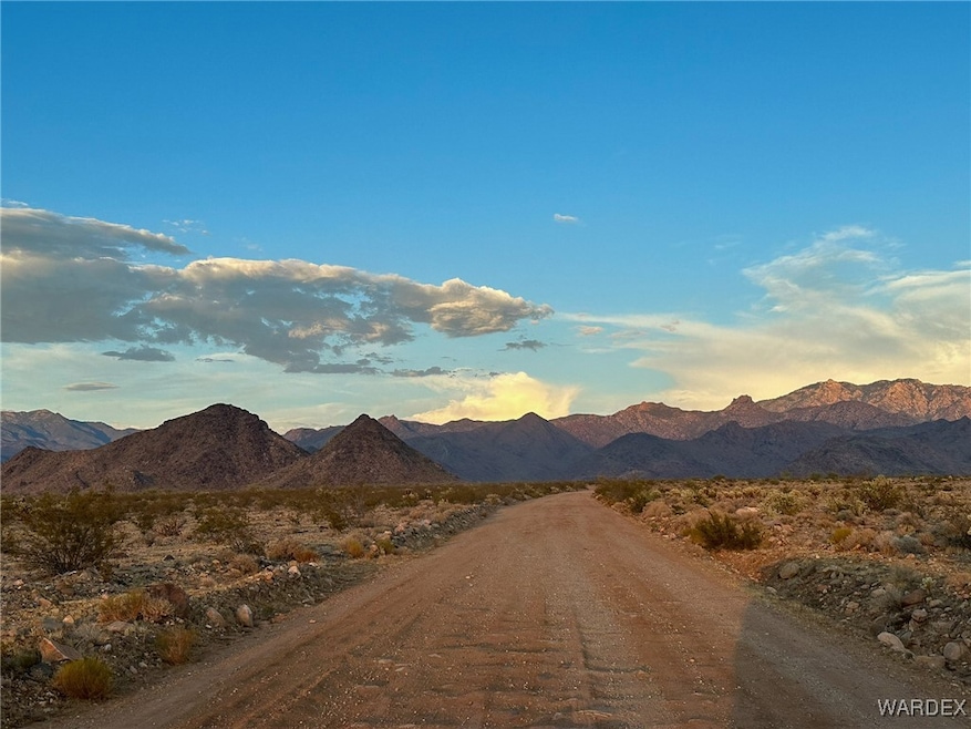 - -, Yucca, AZ 86438 - photo 1