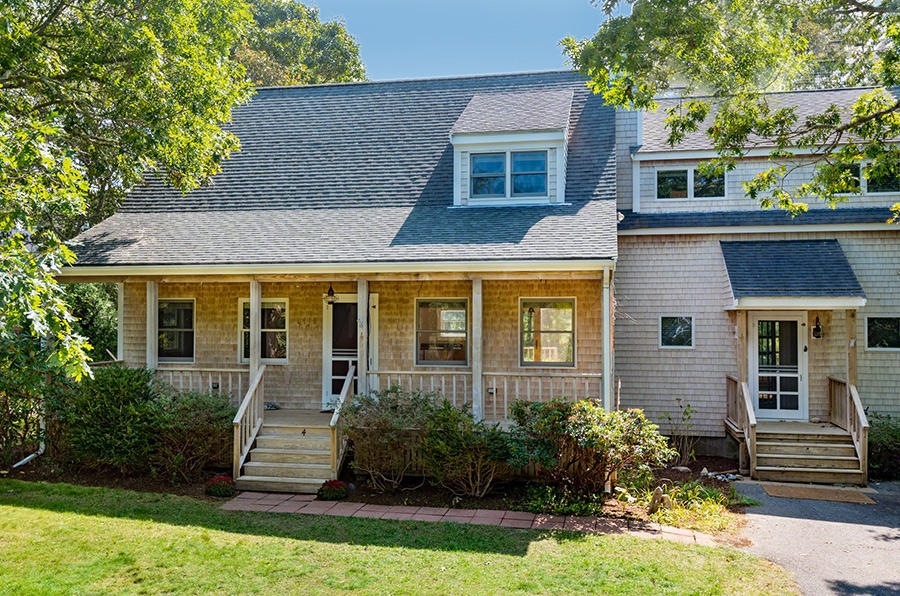 4 Llewellyn Way, Edgartown, MA 02539 - photo 1