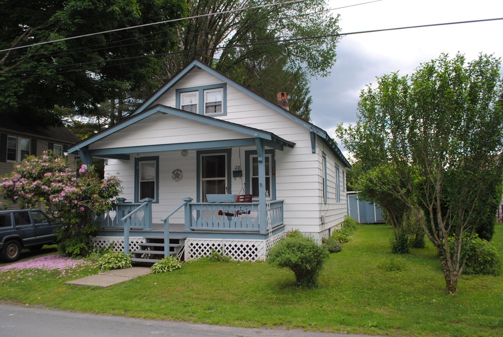 28 Stanton St, Honesdale, PA 18431 - photo 1