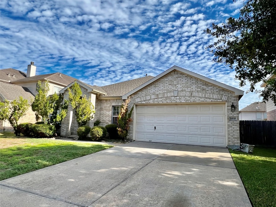 3818 Misty Falls Ln, Friendswood, TX 77546 - photo 1