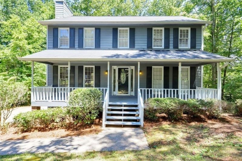 4609 Glenforest Dr NE, Roswell, GA 30075 - photo 1