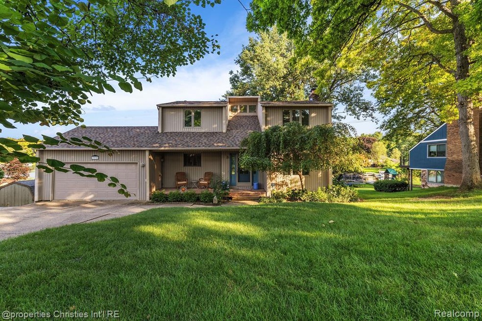 3935 Pitt Rd, Waterford, MI 48328 - photo 1