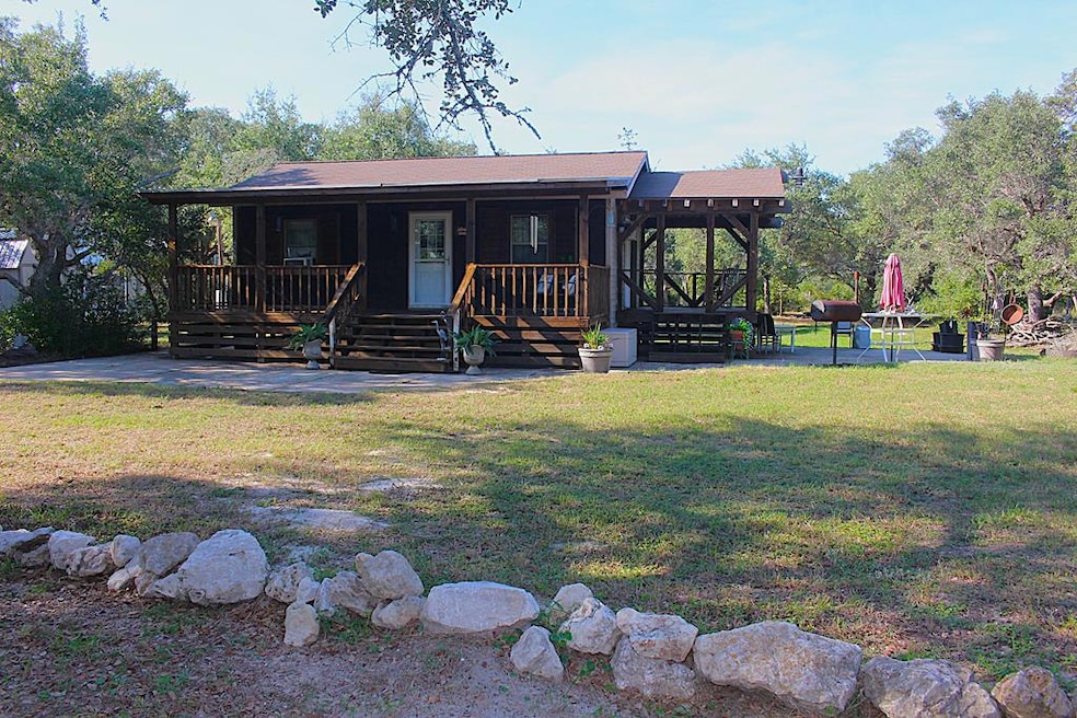 1820 16th St, Rockport, TX 78382 - photo 1