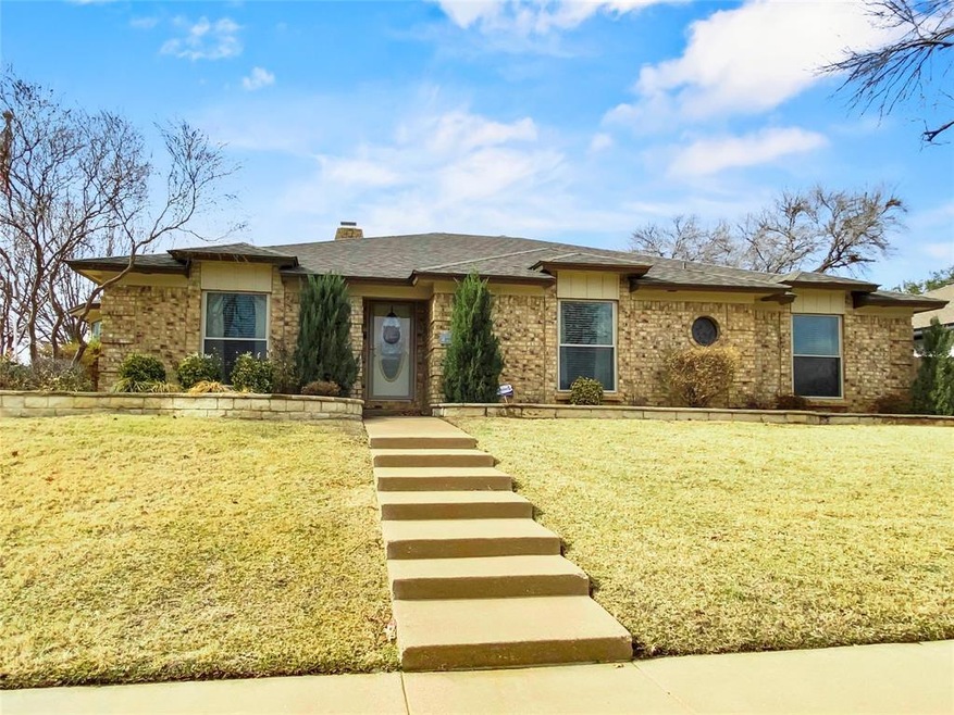 2701 Clearmeadow Ct, Bedford, TX 76021 - photo 1