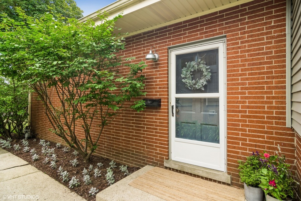 1970 Koehler Dr, Des Plaines, IL 60018 - photo 1