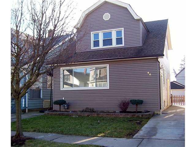 Exterior Front All maintenance free sidied colonia