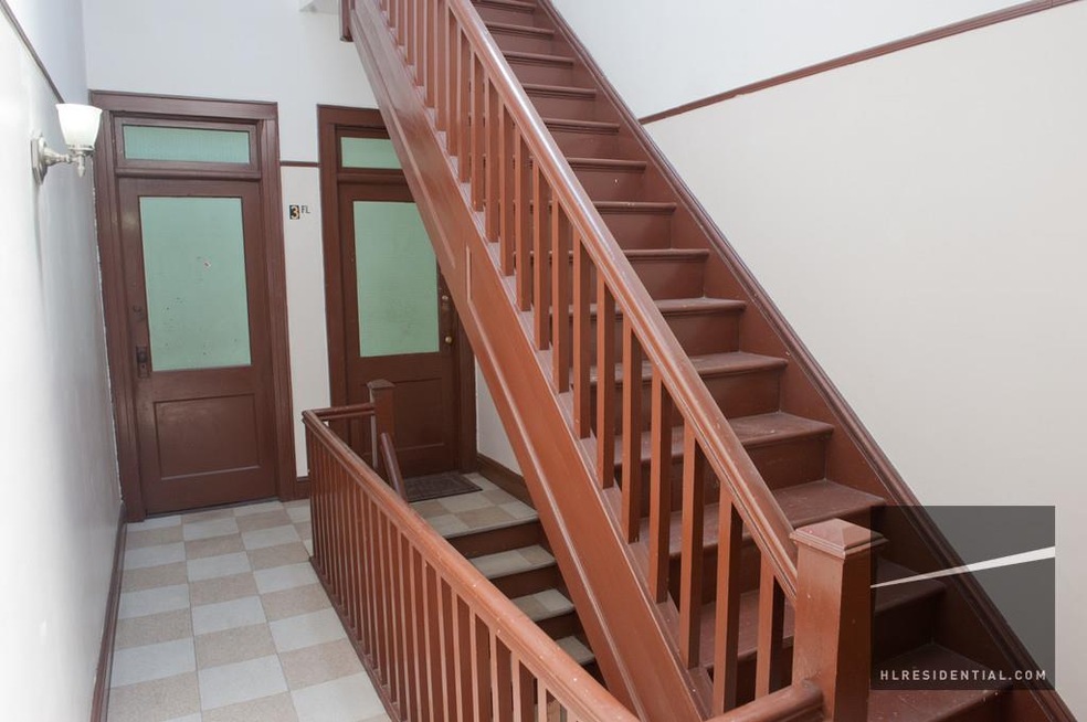 30-95 44th St unit BLDG, Astoria, NY 11103 - photo 1