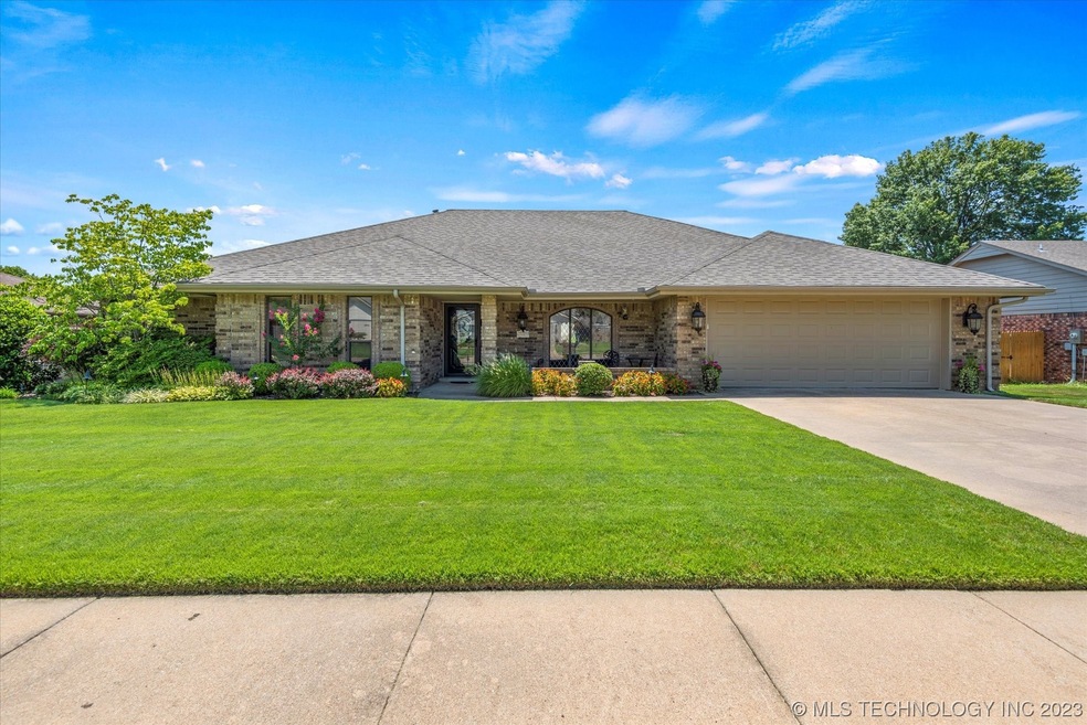 2609 SE Vicksburg St, Bartlesville, OK 74006 - photo 1