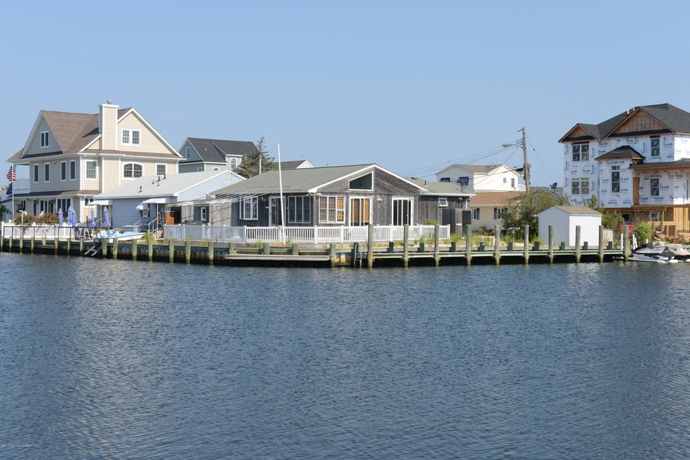 421 Cocoa Ct, Lavallette, NJ 08735 - photo 1