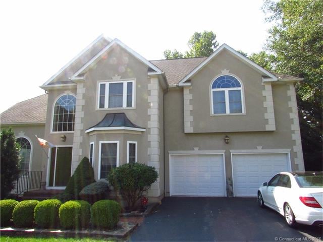 26 Country Club Woods Cir, Waterbury, CT 06708 - photo 1