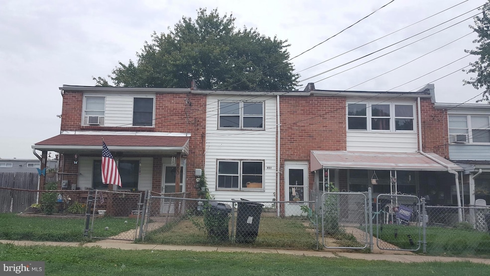 802 Seckel Ct, Halethorpe, MD 21227 - photo 1