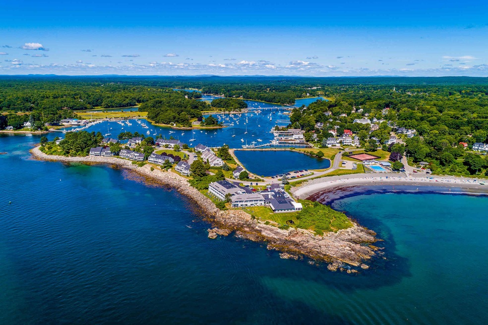 17 Stage Neck Rd unit 3, York, ME 03909 - photo 1