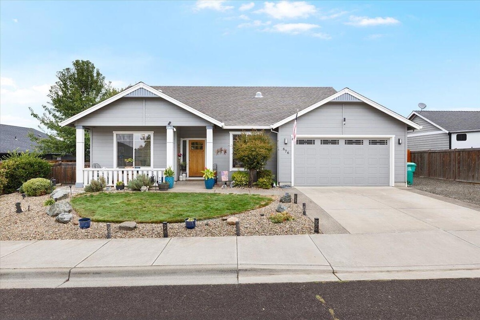 Pending $435,000 • Co-Listing Agent